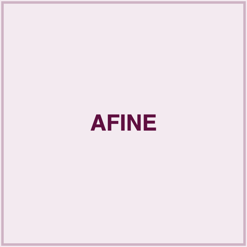 Borcan cu gem de afine și afine proaspete în jur